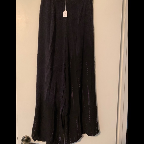Pull on wide leg pants! Very comfy! - Picture 5 of 6